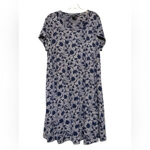 Tee shirt style dress with scoop neck size 3x